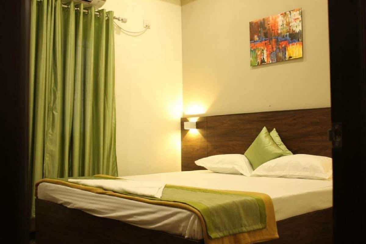 Deluxe Double Room | 1 bedroom, Egyptian cotton sheets, premium bedding, desk