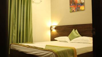 Deluxe Double Room | Egyptian cotton sheets, premium bedding, desk, blackout curtains