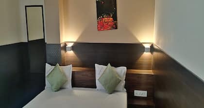 Hotel Grand Gaayatris