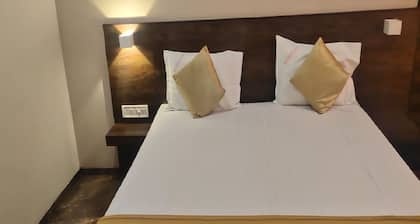 Hotel Grand Gaayatris