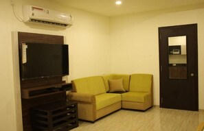 Interior detail - Hotel Grand Gaayatris (Chennai)