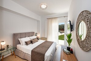 10 Schlafzimmer, Zimmersafe, Bügeleisen/Bügelbrett, Reisekinderbett