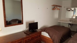 1 bedroom, desk, free WiFi