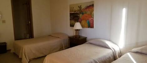 1 bedroom, desk, free WiFi
