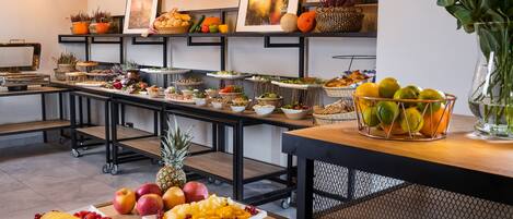 Päivittäinen buffetaamiainen (79 PLN per henkilö)