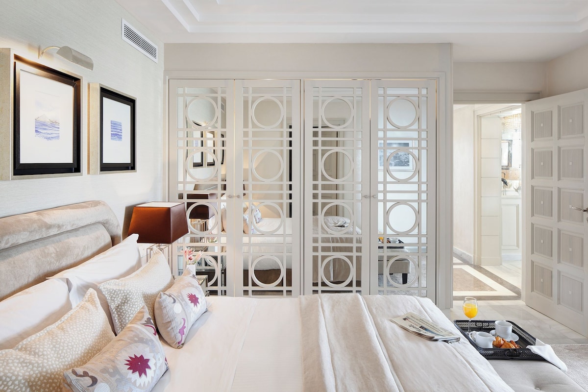 Suite Confort, 3 habitaciones, vistas a la piscina | 1 dormitorio, ropa de cama hipoalergénica, minibar y caja fuerte