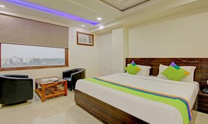 Deluxe Double Room | Iron/ironing board, free WiFi, bed sheets