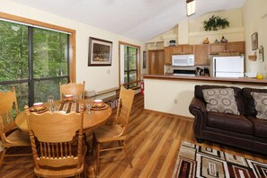 Interior - The Bird Hallar - Cozy, quiet cabin in The Glades! (Gatlinburg)