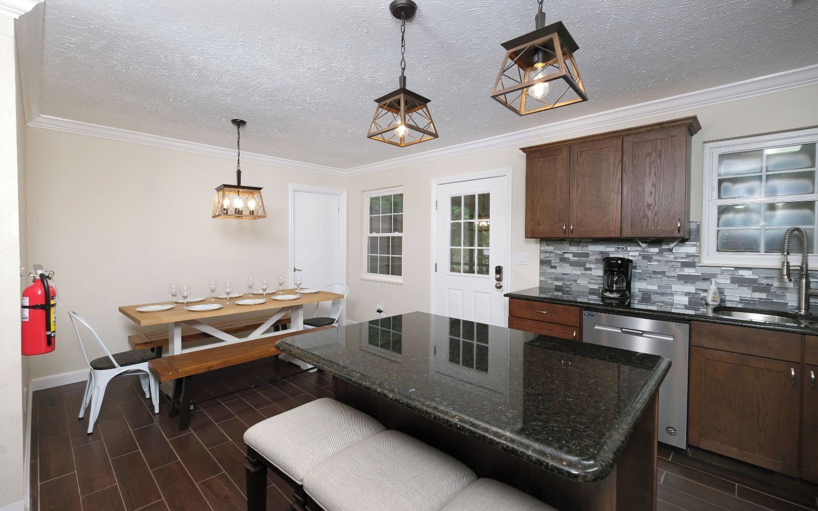 Whiskey Ridge - Pet-friendly, Game Tables ,Wi-Fi, Firepit, Rocking Chairs