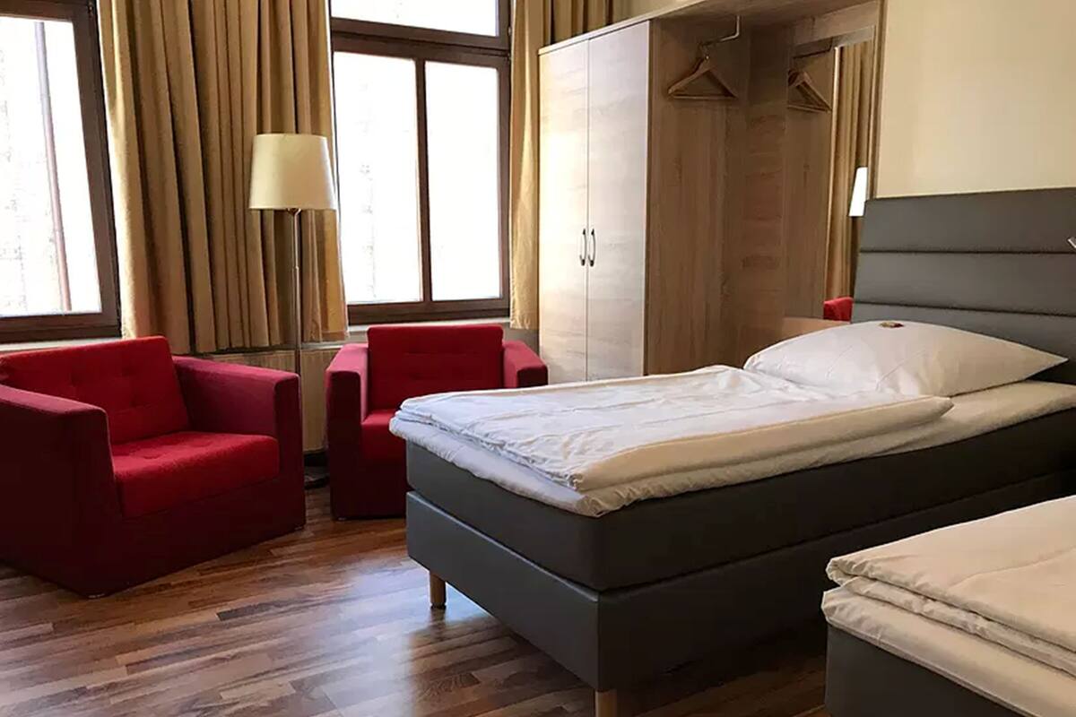 Decoración personalizada, muebles diferentes y wifi gratis