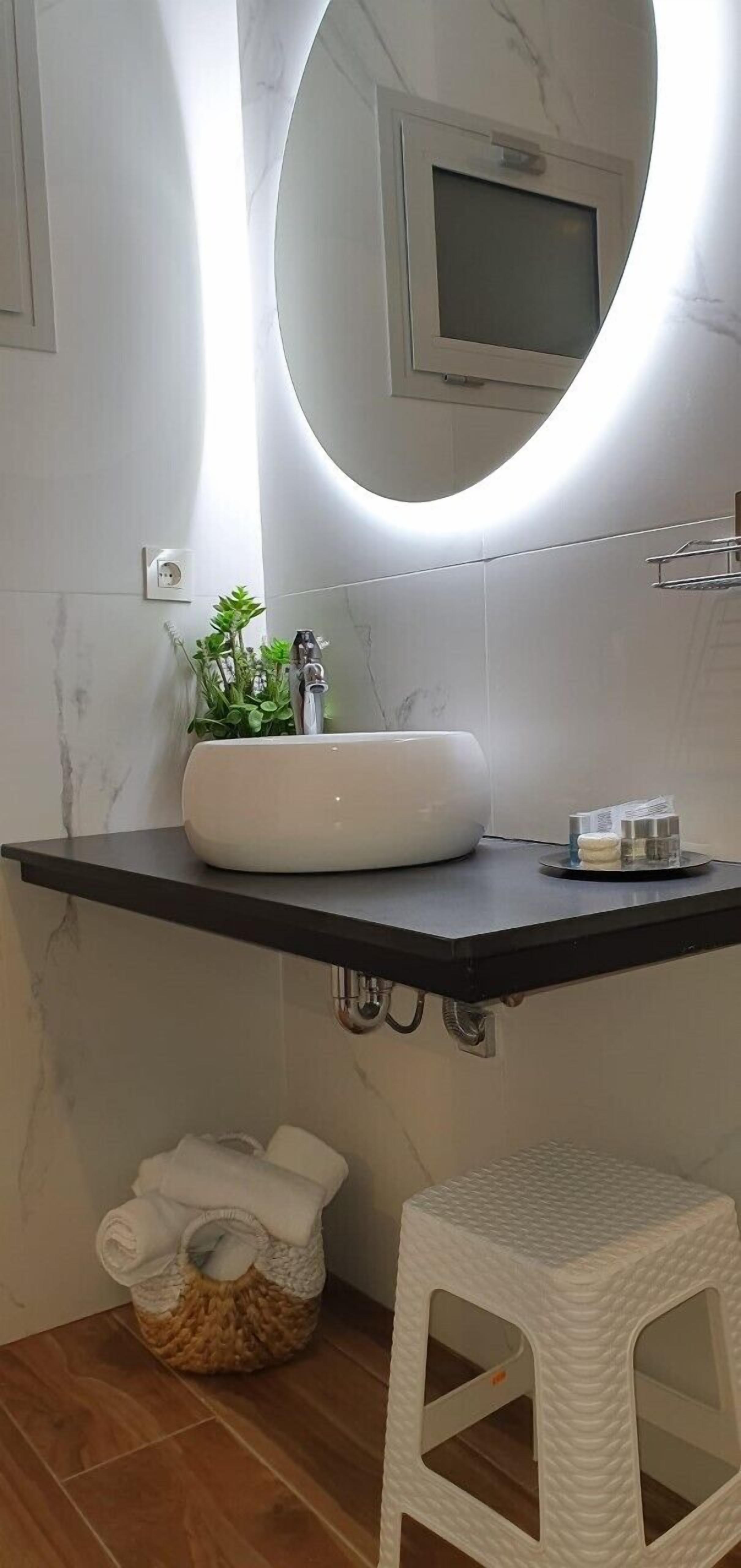 Superior Double Room, Private Bathroom, Garden View | Bathroom