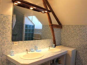 Hair dryer - Countryside house with wifi near Thenon, 3 bedrooms (Azerat)