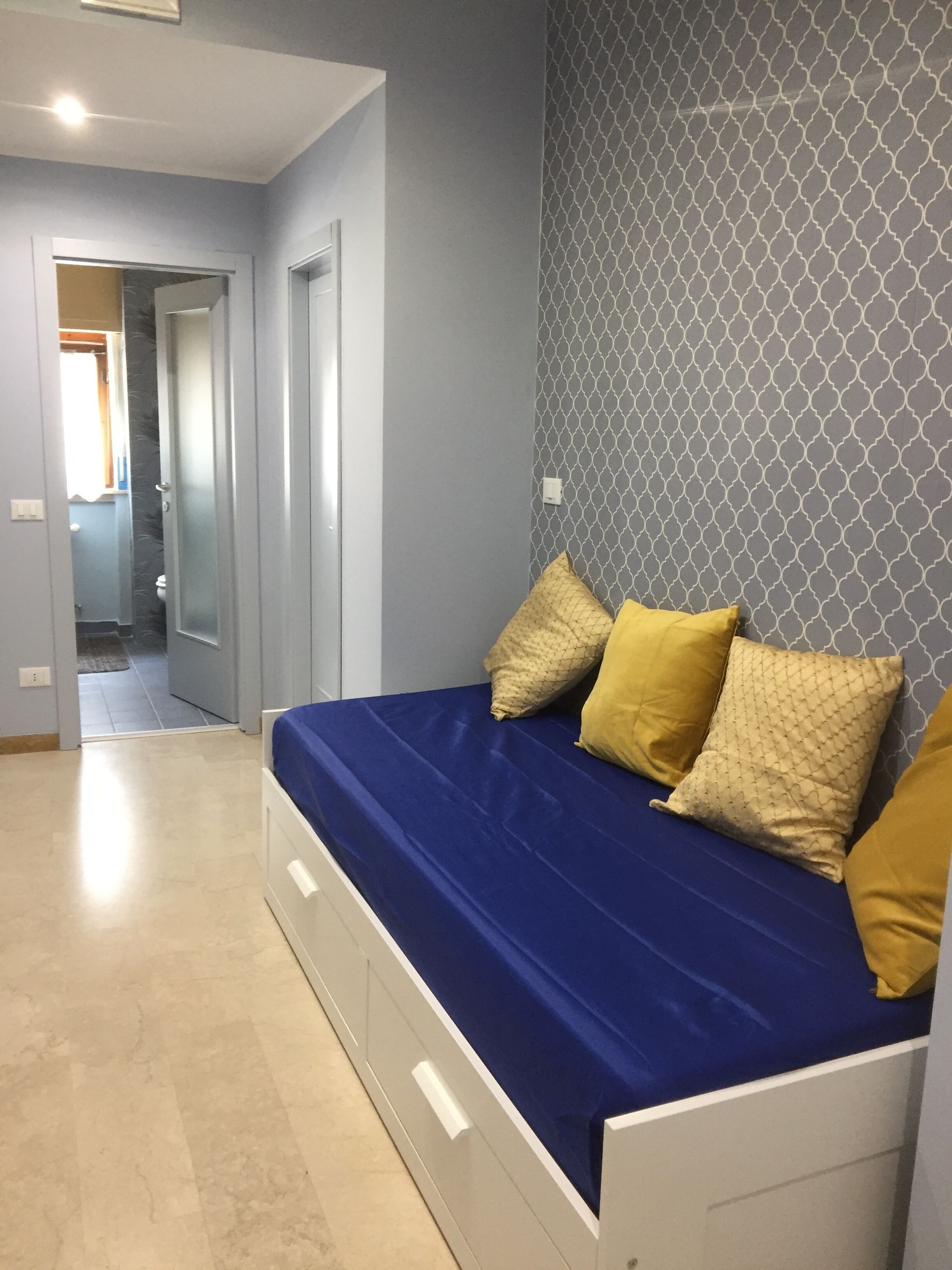 Brand new two-room apartments in the center, a stone's throw from the sea