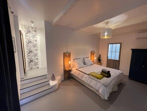 1 chambre, fer et planche à repasser, lit parapluie, Wi-Fi gratuit