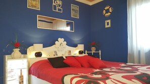 2 bedrooms, desk, iron/ironing board, travel cot