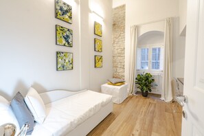3 bedrooms, in-room safe, iron/ironing board, travel crib