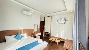 Habitación doble superior, balcón | Escritorio, wifi gratis, ropa de cama