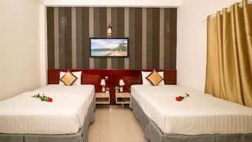 Superior Twin Room | Desk, iron/ironing board, free WiFi, bed sheets