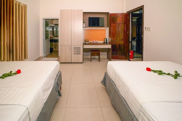 Superior Twin Room | Desk, iron/ironing board, free WiFi, bed sheets - Ruby Hotel (Ho Chi Minh City)