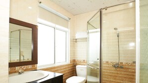 تجهيزات دش، مجففات شعر، خف للقدمين