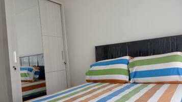 1 bedroom, desk, free WiFi, bed sheets