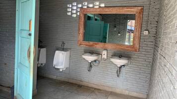 Phòng (Fun Glamour Camping with Breakfast) | Phòng tắm | Buồng tắm vòi sen, vòi sen phun mưa