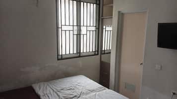 Standard Double Room | Desk, free WiFi, bed sheets