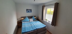 2 Schlafzimmer, Reisekinderbett, kostenloses WLAN