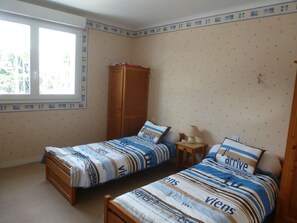 3 makuuhuonetta, vauvan matkasänky, ilmainen Wi-Fi