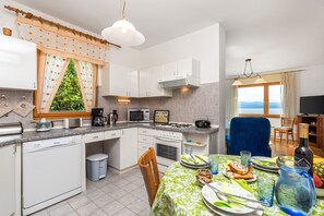 Fridge, microwave, oven, dishwasher