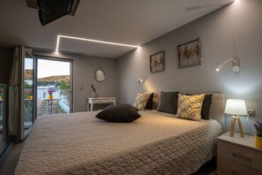 1 bedroom, iron/ironing board, travel cot, free WiFi