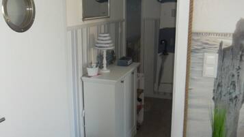 Căn hộ tiện nghi đơn giản | Khu phòng khách