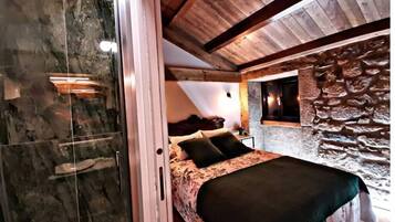 3 habitaciones, tabla de planchar con plancha, wifi y ropa de cama