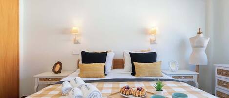 3 habitaciones, tabla de planchar con plancha, wifi y ropa de cama