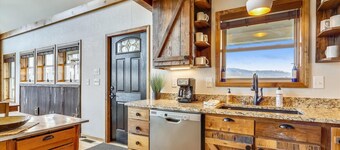Great views Central location Many extras~The perfect Canaan Valley Base Camp!