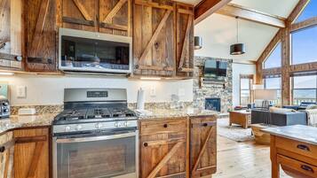 Réfrigérateur, micro-ondes, lave-vaisselle, cafetière/bouilloire