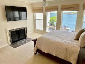 4 bedrooms, iron/ironing board, travel crib, free WiFi