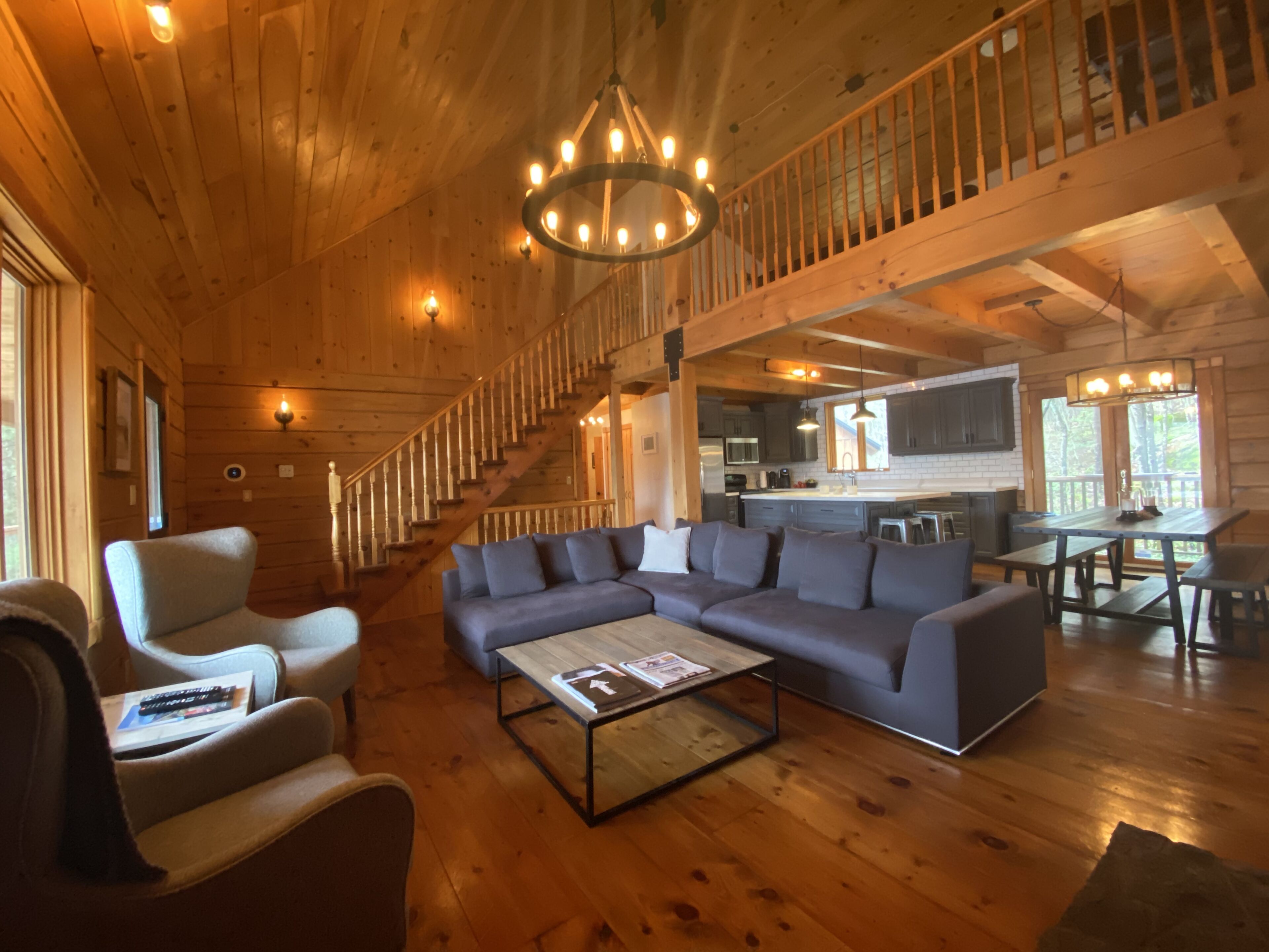 Televisor intel·ligent, llar de foc, videojocs i futbolí 