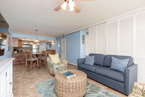 TV - Prime Beachfront Location with Stunning Views, Pool, Hot Tub & Pickleball (Corpus Christi)