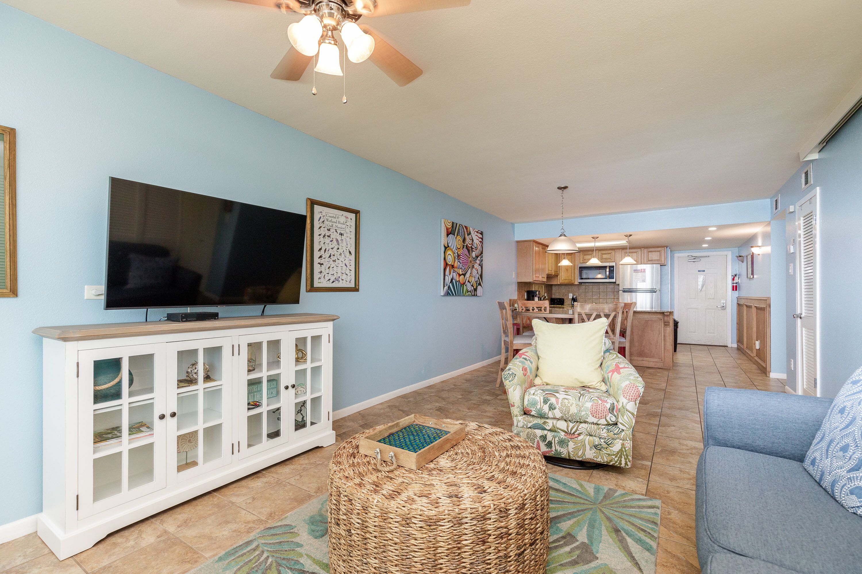 Gulfstream 202-Two Bedroom, Beachfront Complex to Feel Your Toes in the Sand!