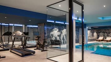 Sauna, steam room, body treatments, hot stone massages