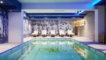 Innenpool, Liegestühle