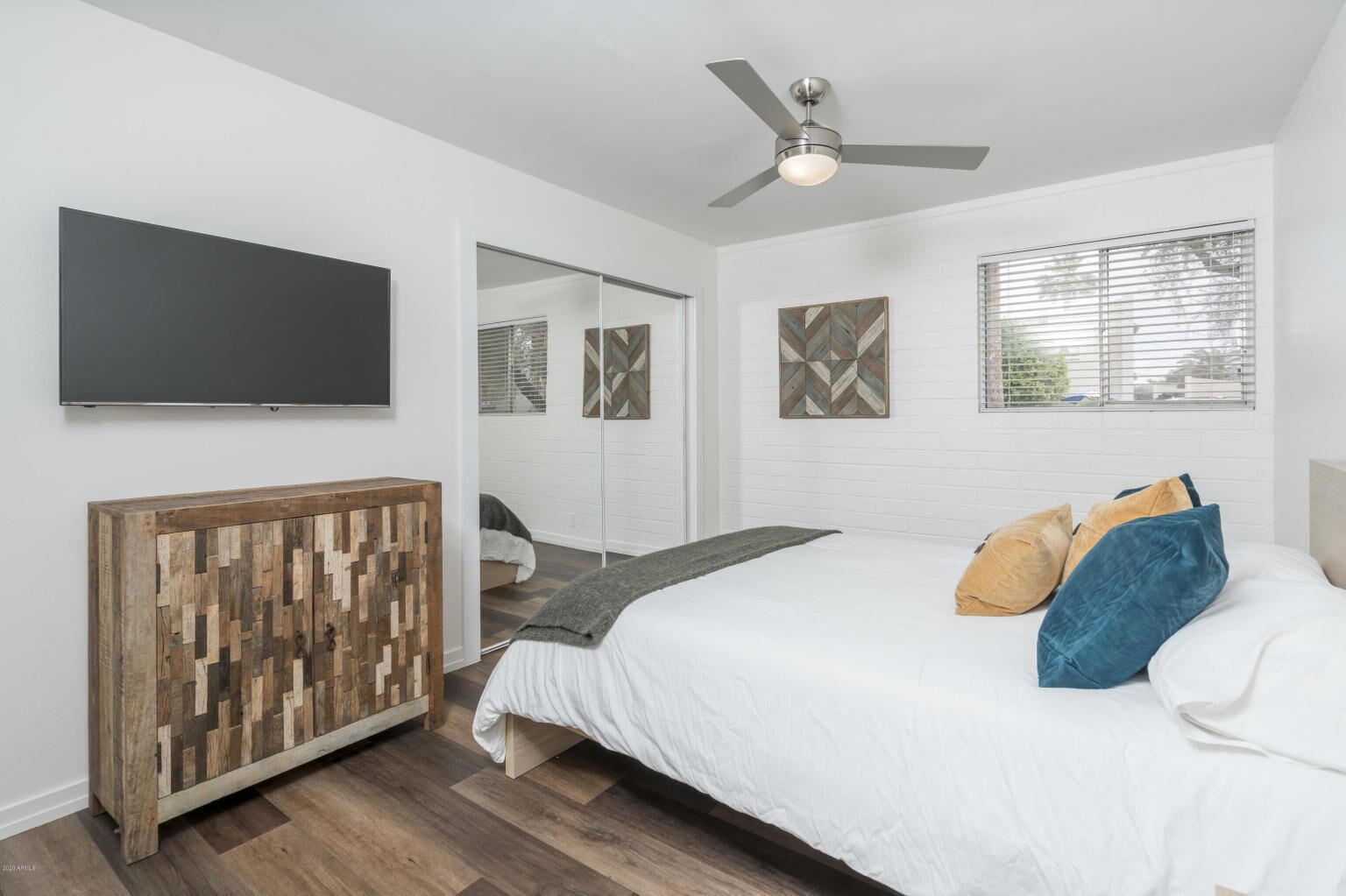 2BD & 2BA Contemporary Style in Historic Old Town