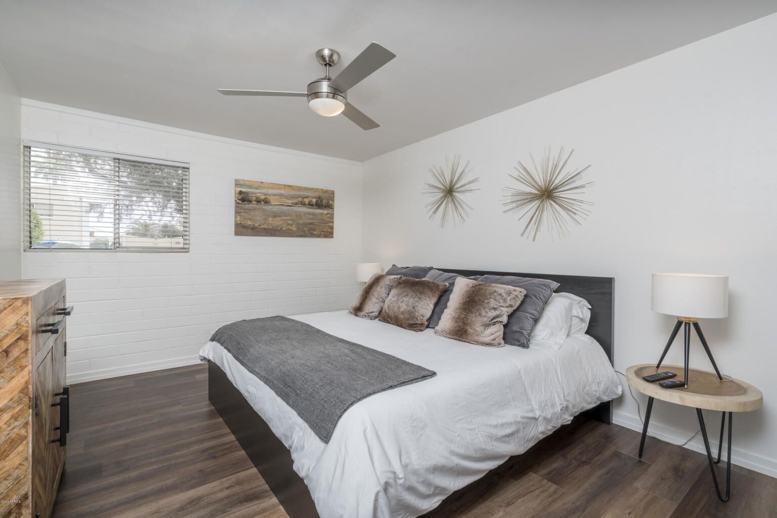 2BD & 2BA Contemporary Style in Historic Old Town