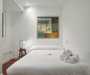 2 habitaciones, tabla de planchar con plancha y wifi gratis 