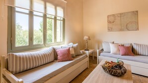 Premier villa | 1 slaapkamer, een kluis op de kamer, een laptopwerkplek