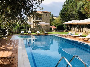 Seasonal outdoor pool - Lithos Stoupa Villas (West Mani)