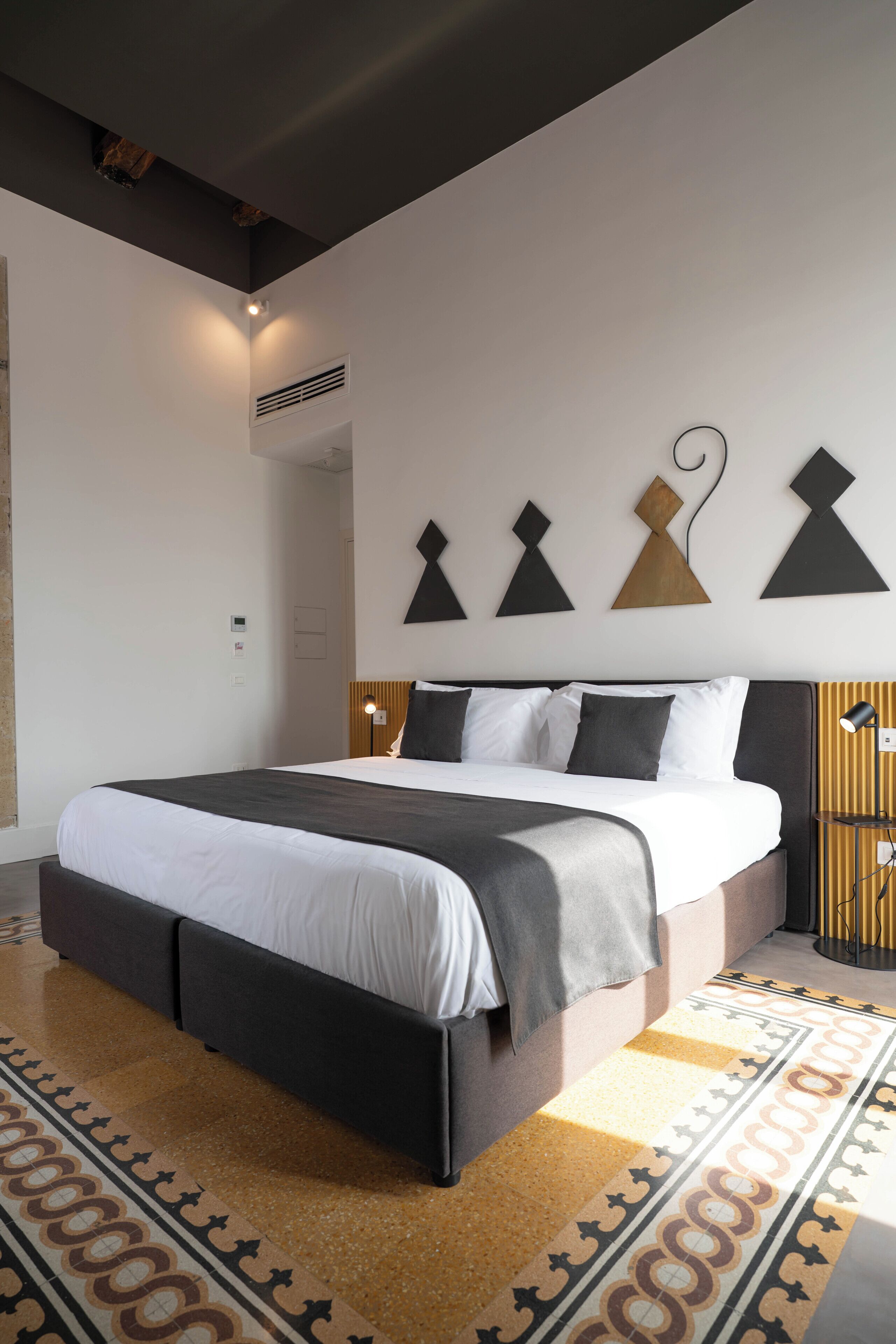 Classic-Doppelzimmer, Balkon, Stadtblick | Zimmersafe, schallisolierte Zimmer, kostenloses WLAN, Bettwäsche