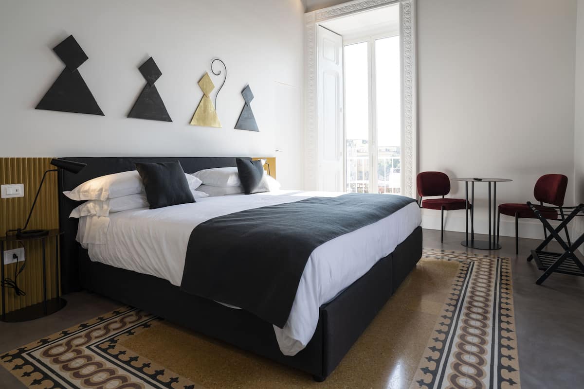 Coffres-forts dans les chambres, chambres insonorisées, Wi-Fi gratuit