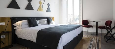 Kamar Double Klasik, balkon, pemandangan kota | Brankas, kedap suara, Wi-Fi gratis, dan seprai linen